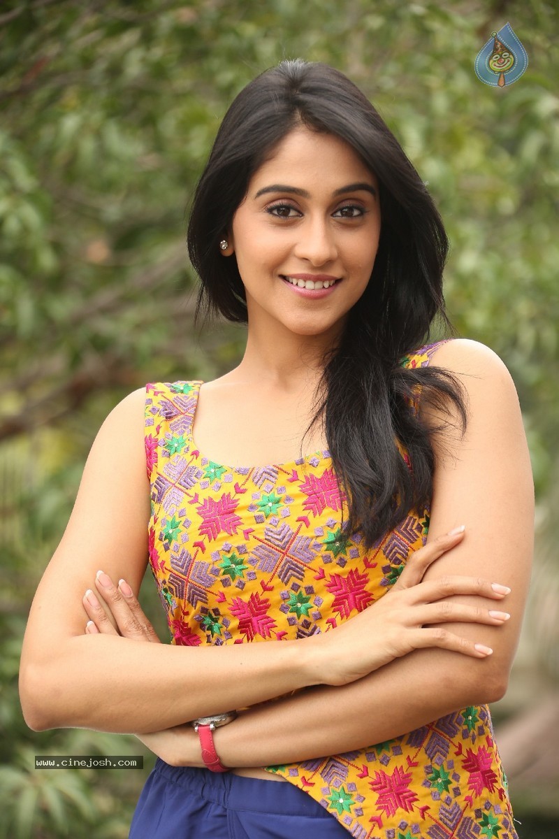 Regina Cassandra New Stills - 17 / 118 photos