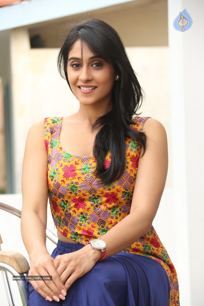 Regina Cassandra New Stills - 19 / 118 photos