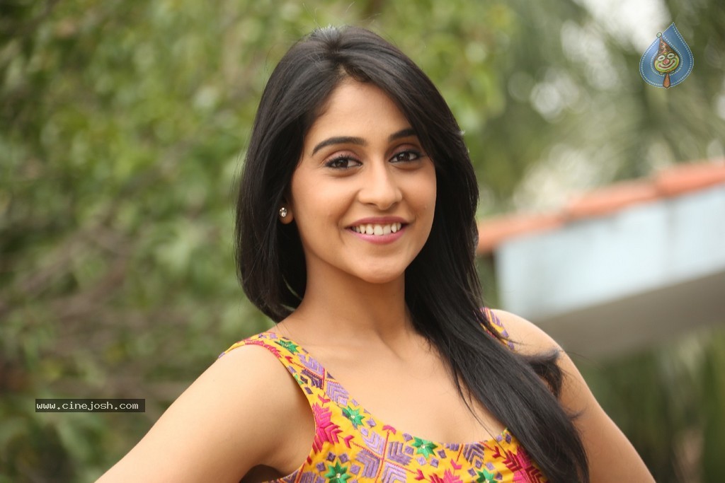 Regina Cassandra New Stills - 26 / 118 photos