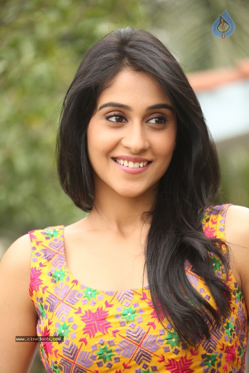 Regina Cassandra New Stills - 27 / 118 photos