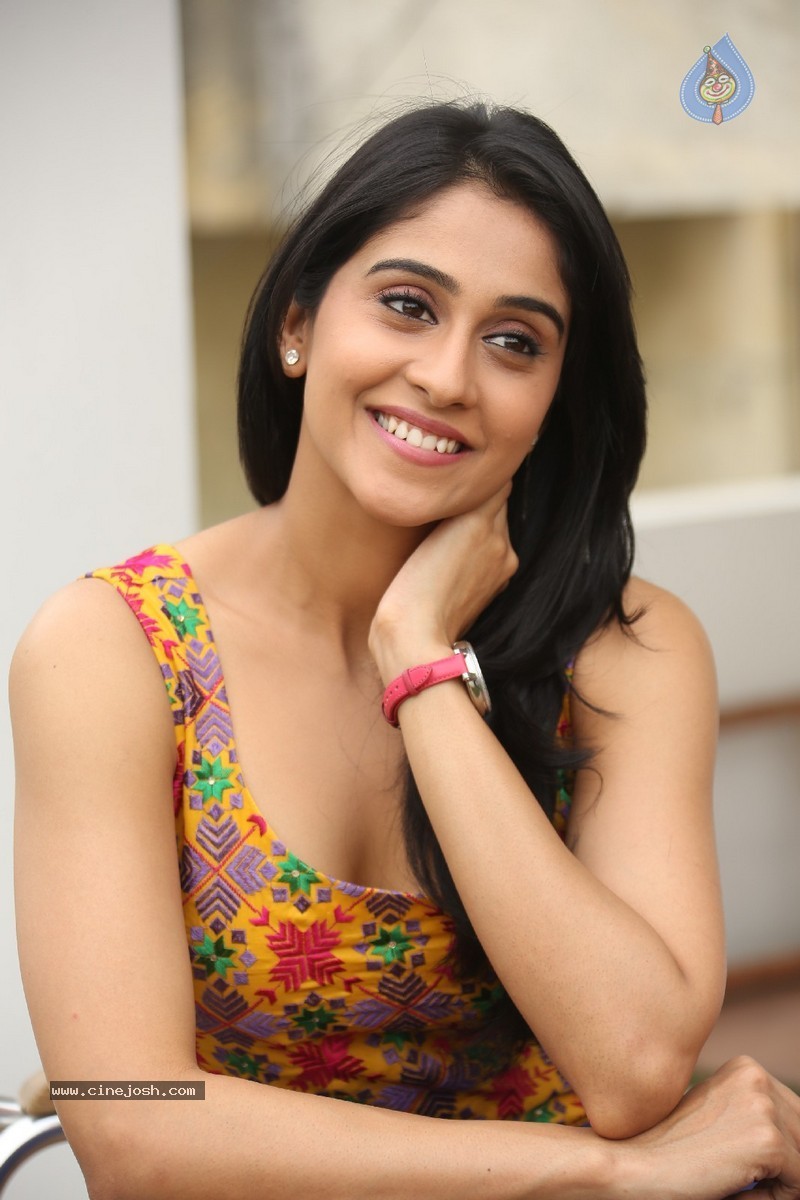 Regina Cassandra New Stills - 28 / 118 photos