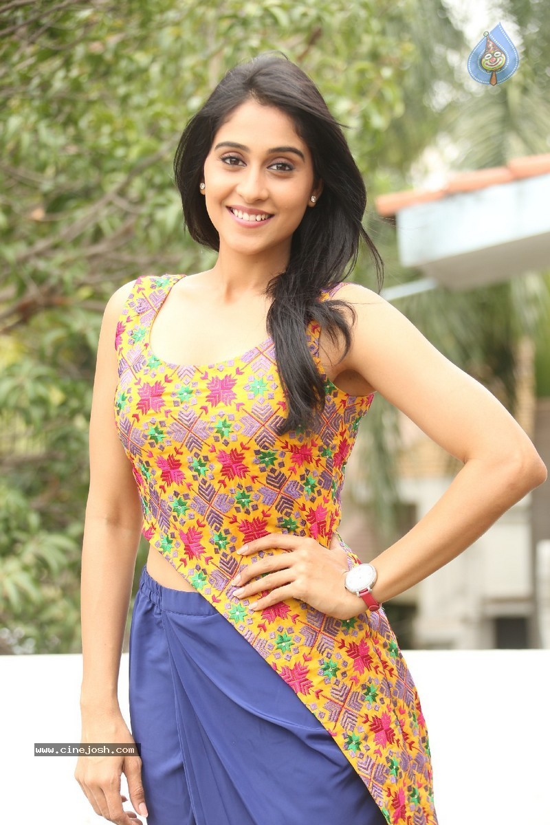 Regina Cassandra New Stills - 30 / 118 photos