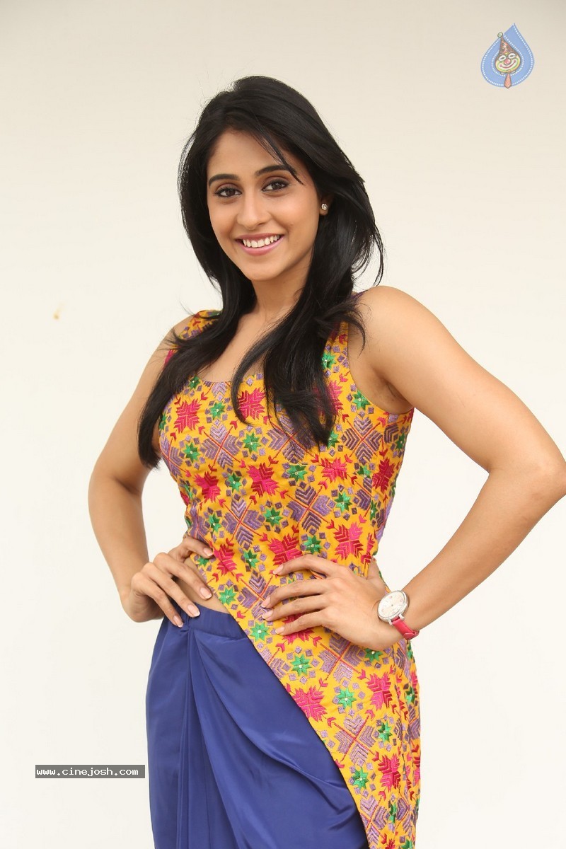 Regina Cassandra New Stills - 32 / 118 photos