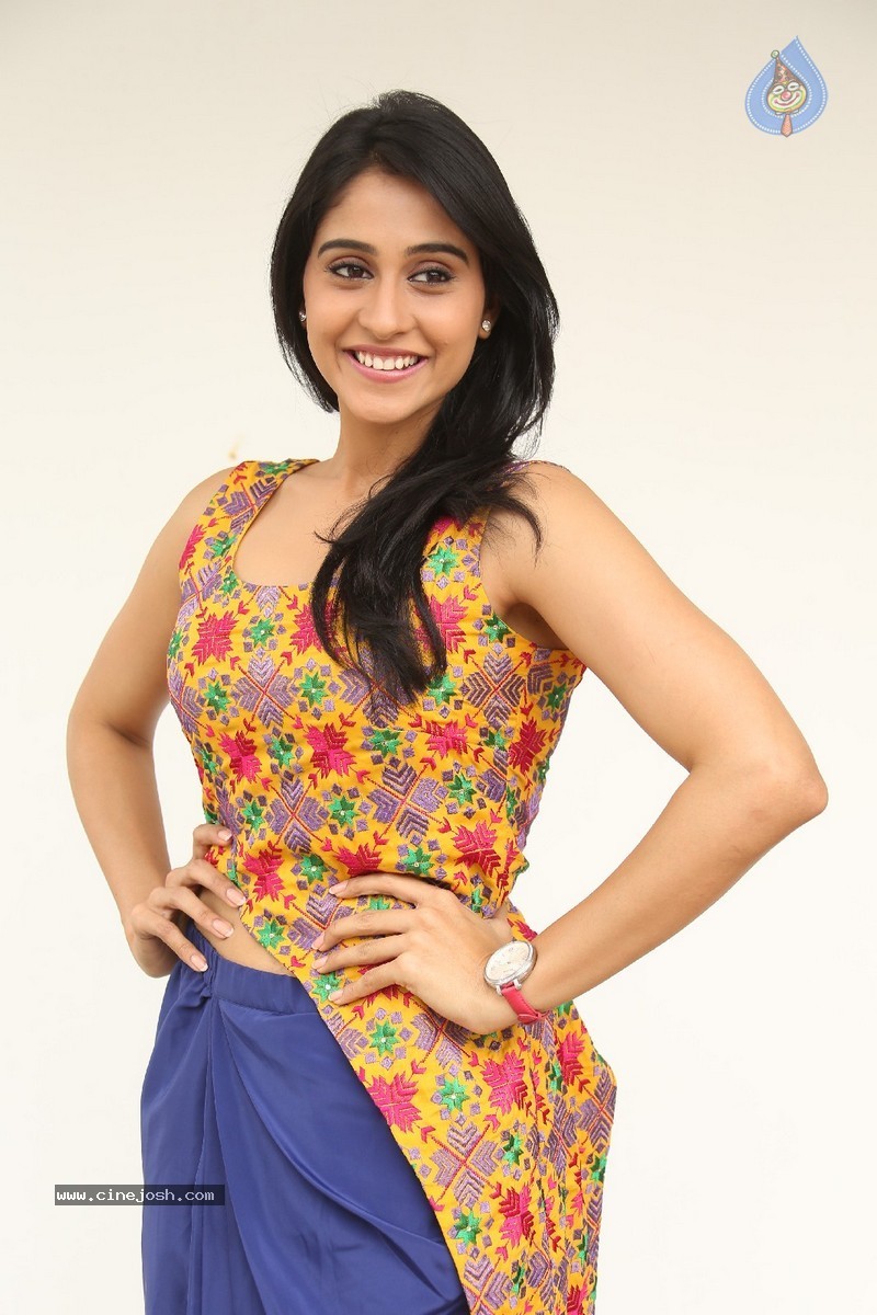 Regina Cassandra New Stills - 38 / 118 photos