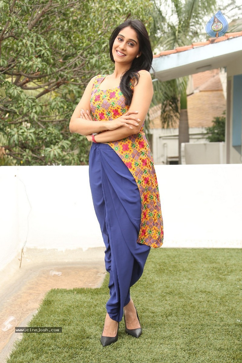 Regina Cassandra New Stills - 57 / 118 photos