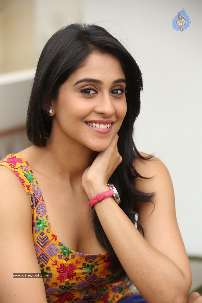 Regina Cassandra New Stills - 59 / 118 photos