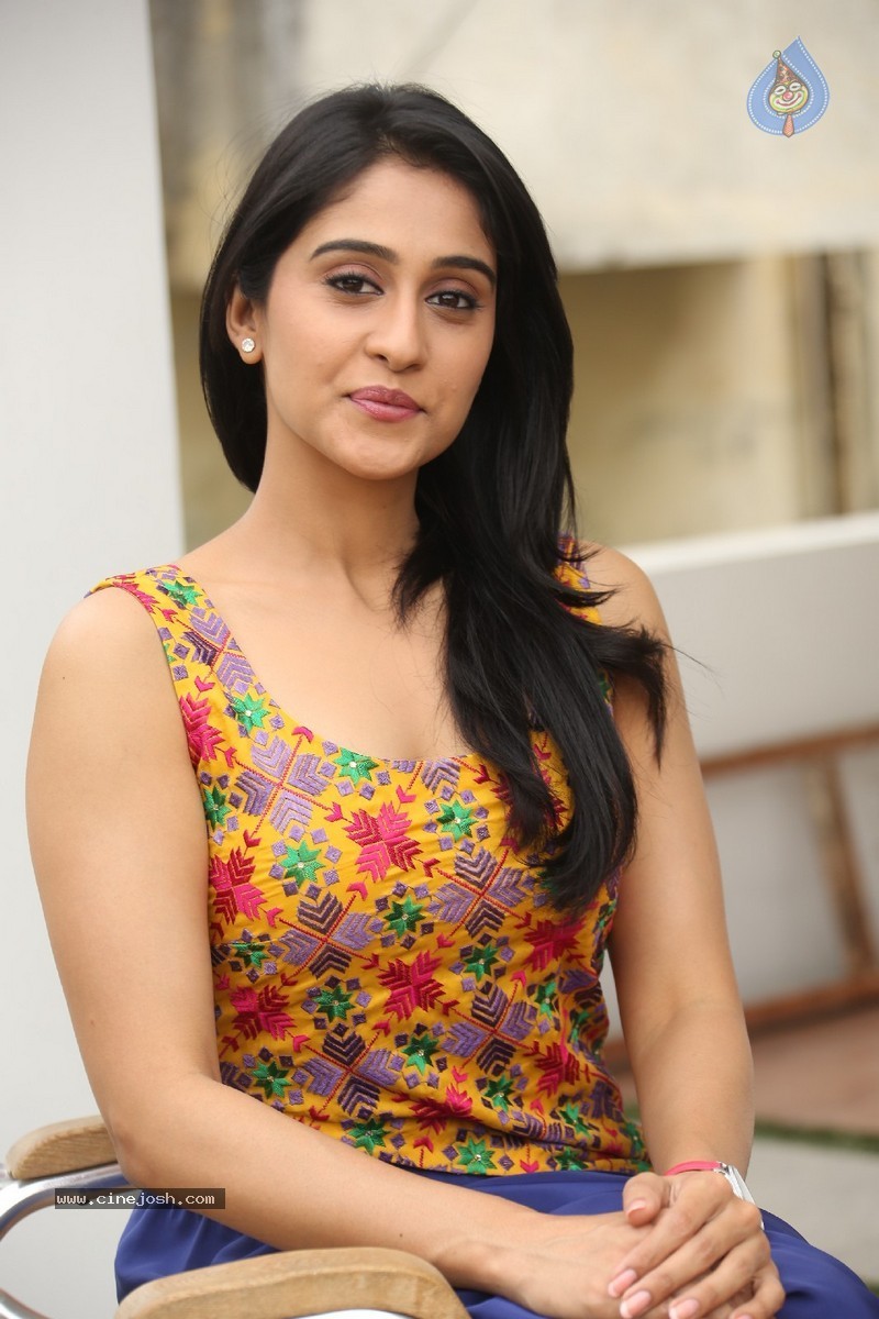 Regina Cassandra New Stills - 61 / 118 photos