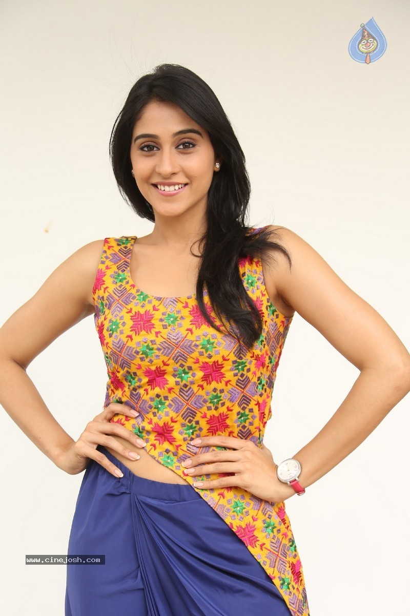 Regina Cassandra New Stills - 77 / 118 photos