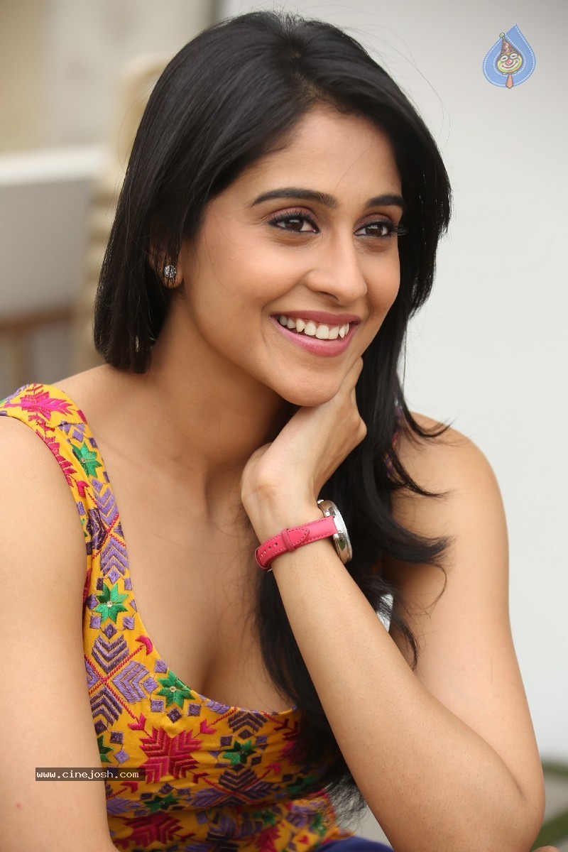 Regina Cassandra New Stills - 80 / 118 photos