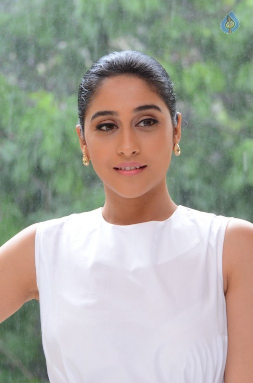 Regina Cassandra New Stills - 29 / 41 photos
