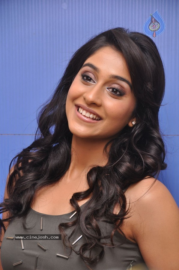 Regina Cassandra New Stills - 24 / 57 photos