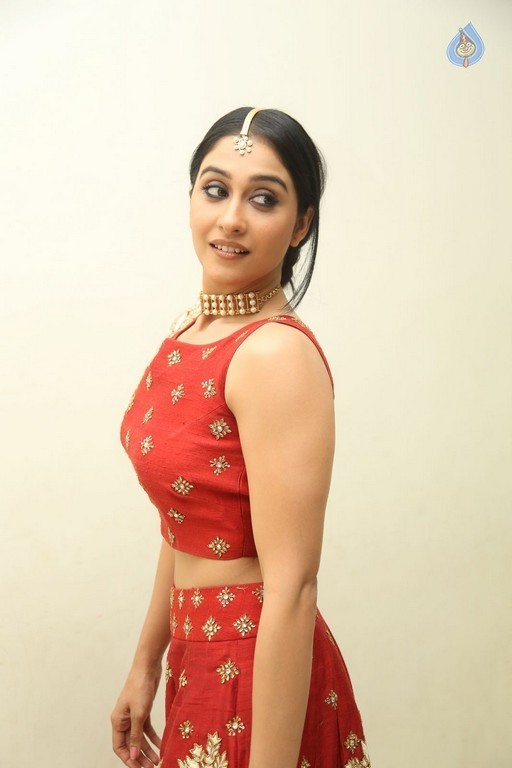 Regina Cassandra Photos - 38 / 41 photos