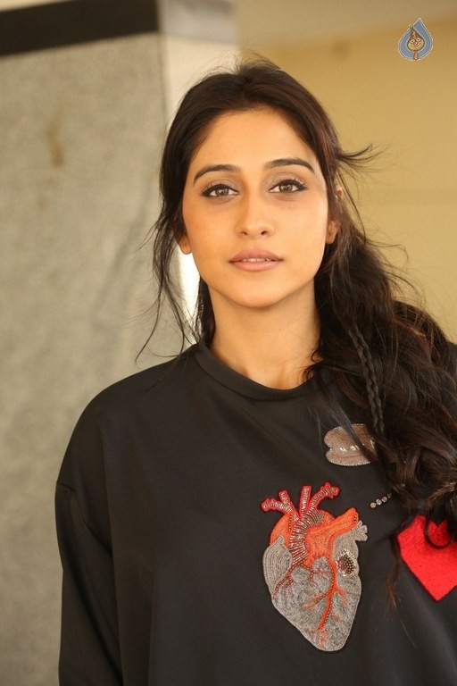 Regina Cassandra Photos - 23 / 59 photos