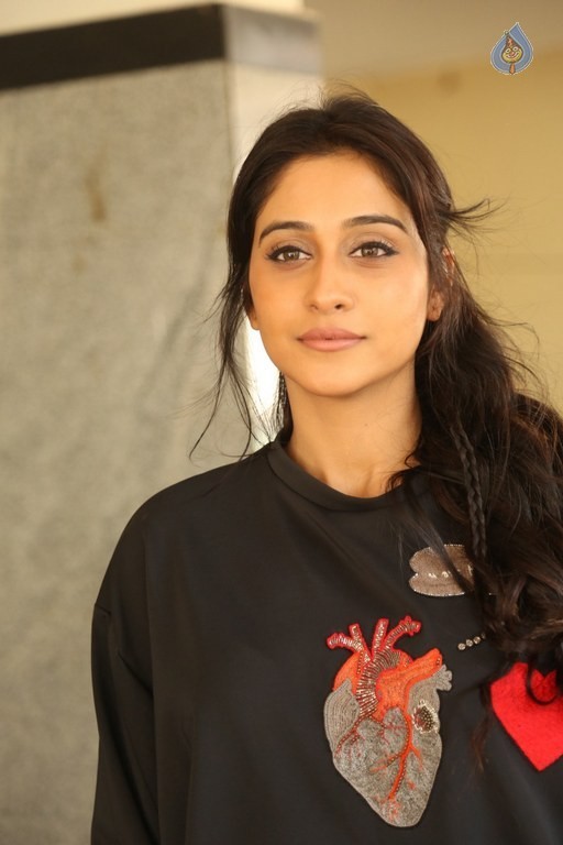 Regina Cassandra Photos - 25 / 59 photos