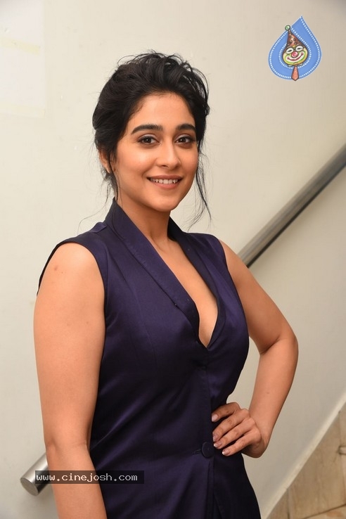 Regina Cassandra Photos - 8 / 42 photos