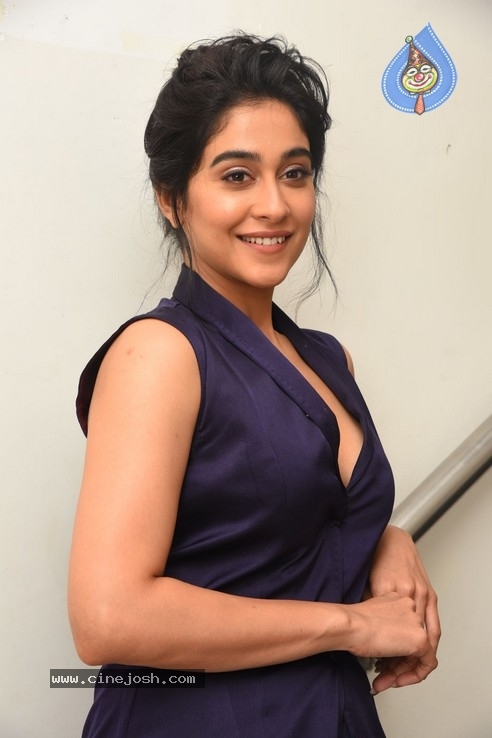 Regina Cassandra Photos - 9 / 42 photos