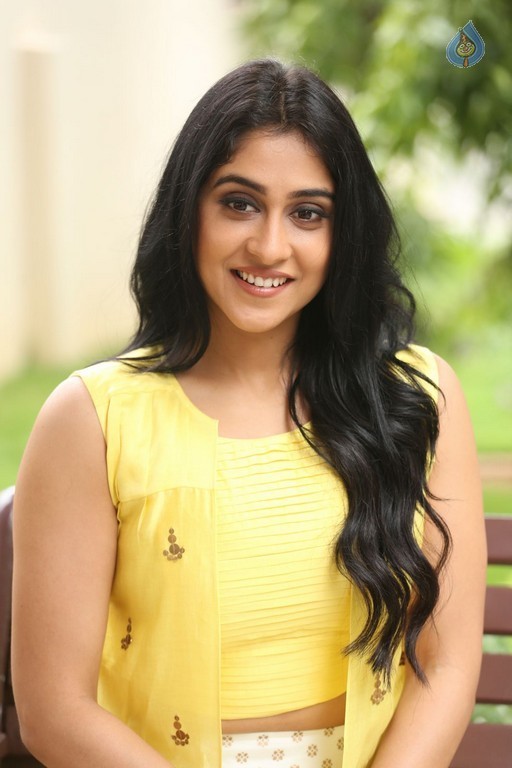 Regina Cassandra Photos - 24 / 61 photos