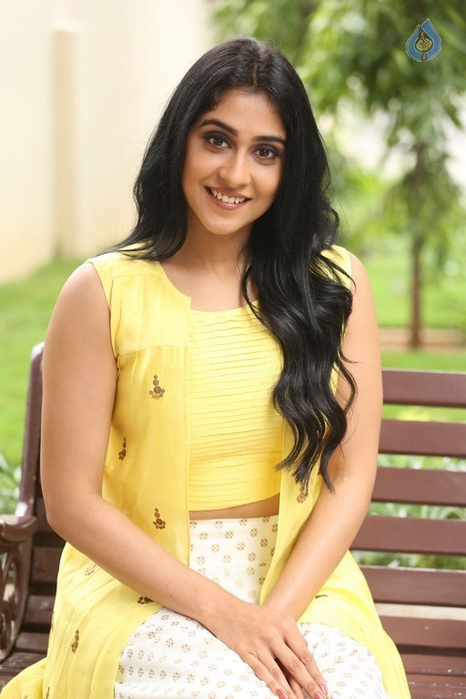 Regina Cassandra Photos - 26 / 61 photos