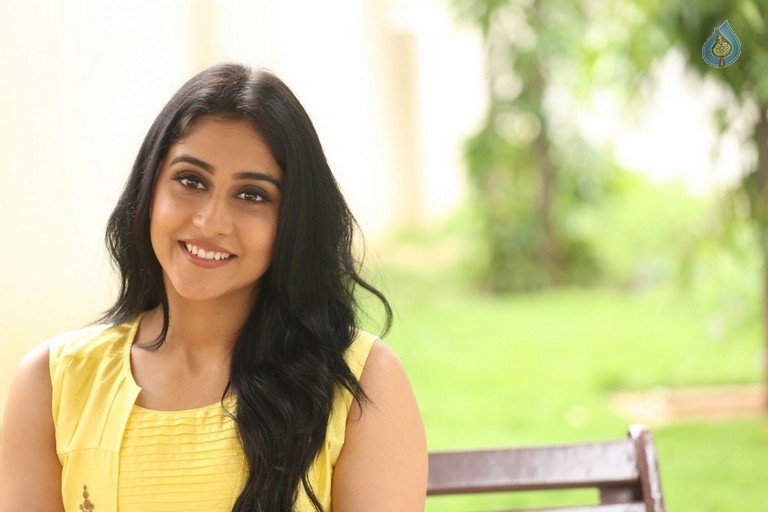 Regina Cassandra Photos - 31 / 61 photos