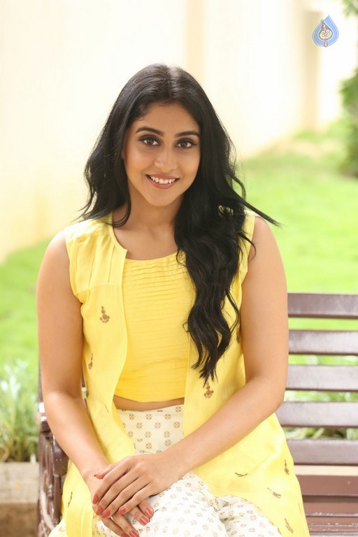 Regina Cassandra Photos - 43 / 61 photos