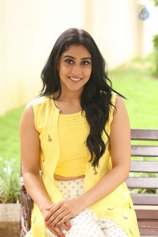 Regina Cassandra Photos - 44 / 61 photos