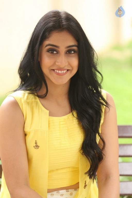 Regina Cassandra Photos - 48 / 61 photos