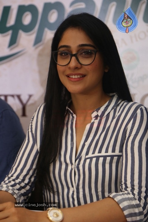 Regina Cassandra Stills - 7 / 15 photos