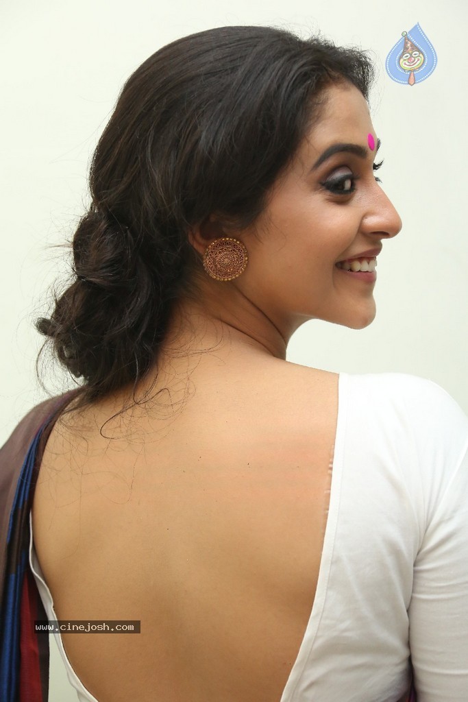 Regina New Photos - 17 / 100 photos