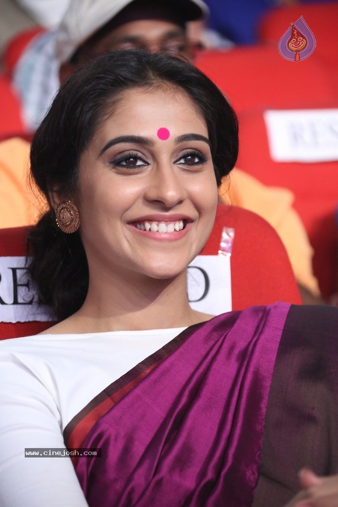 Regina New Photos - 23 / 100 photos
