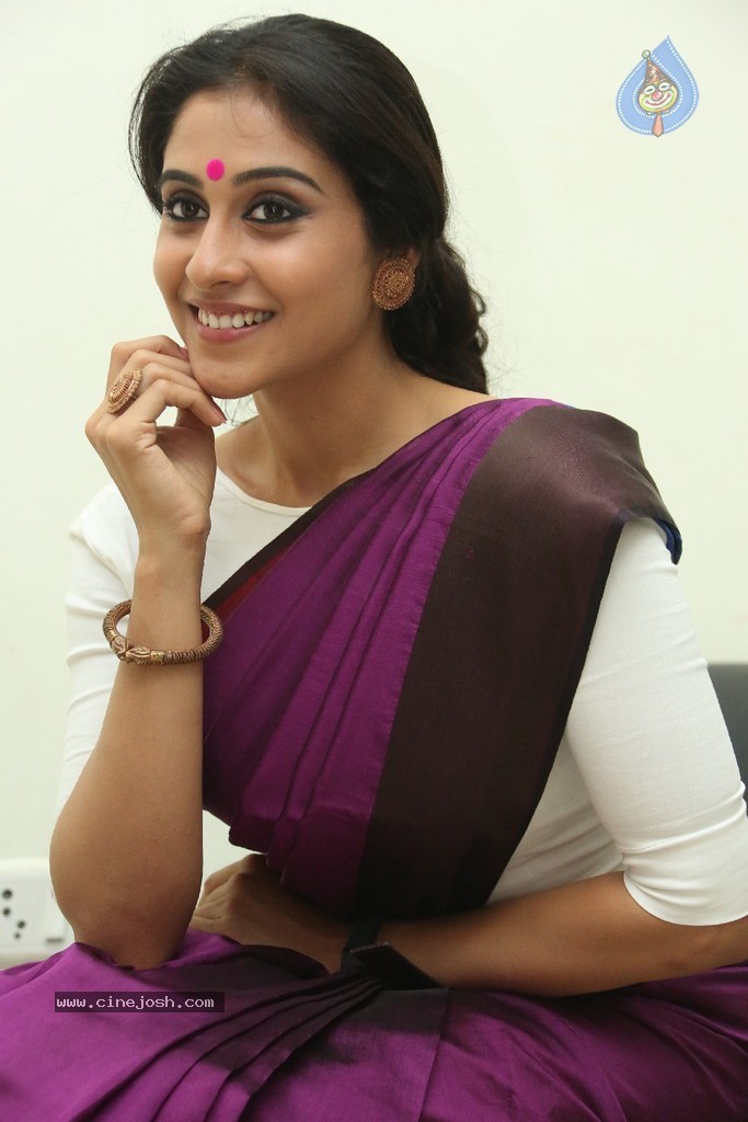 Regina New Photos - 98 / 100 photos