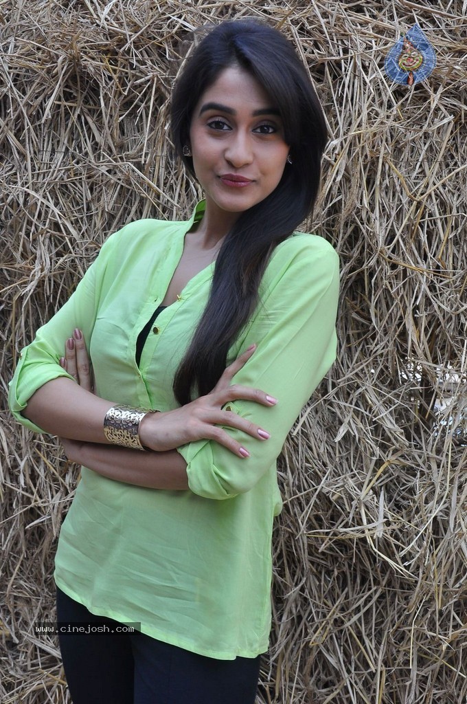 Regina Latest Photos - 31 / 45 photos