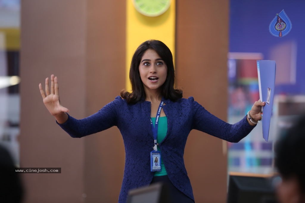 Regina Latest Pics - 7 / 17 photos