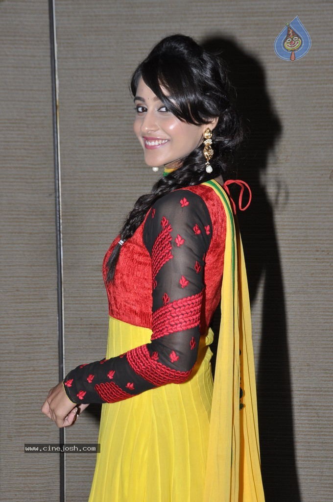 Regina New Stills - 44 / 61 photos