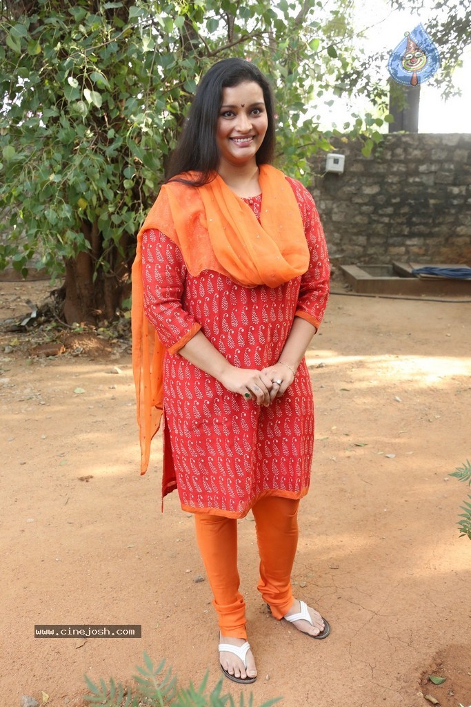 Renu Desai New Photos - Photo 30 of 43