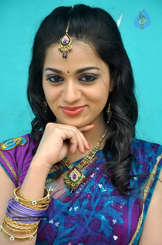 Reshma Latest Stills - 37 / 51 photos