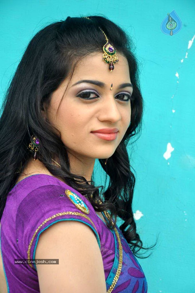 Reshma Latest Stills - 40 / 51 photos