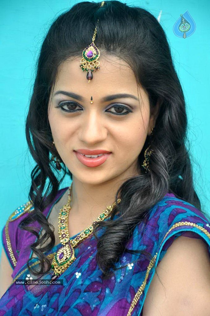 Reshma Latest Stills - 42 / 51 photos