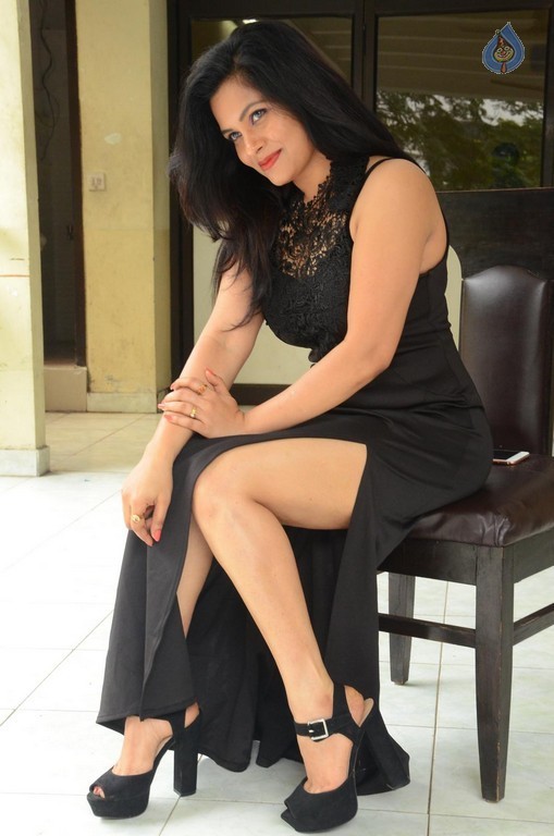 Revathi Chowdary New Gallery - 8 / 42 photos