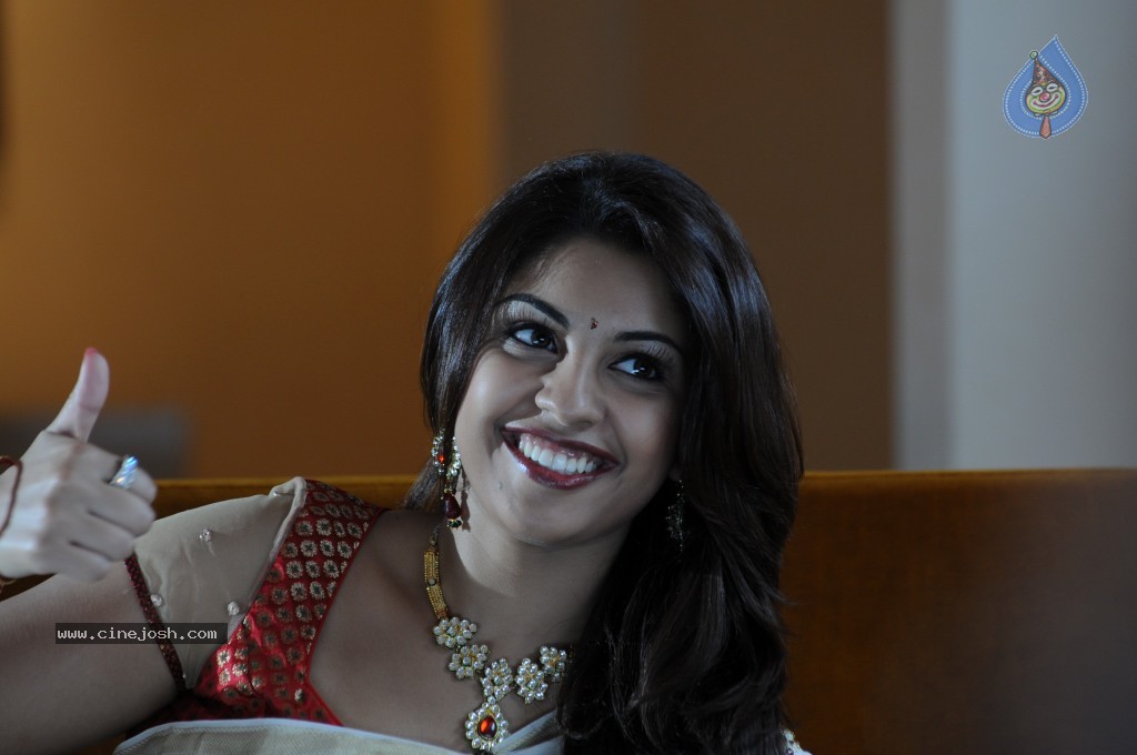 Richa Gangopadhyay Hot Gallery - 34 / 35 photos