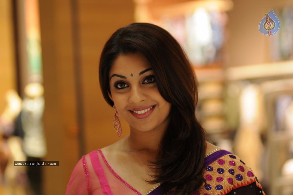 Richa Gangopadhyay Latest Photos - 10 / 47 photos