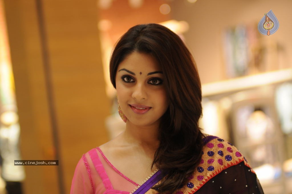 Richa Gangopadhyay Latest Photos - 13 / 47 photos
