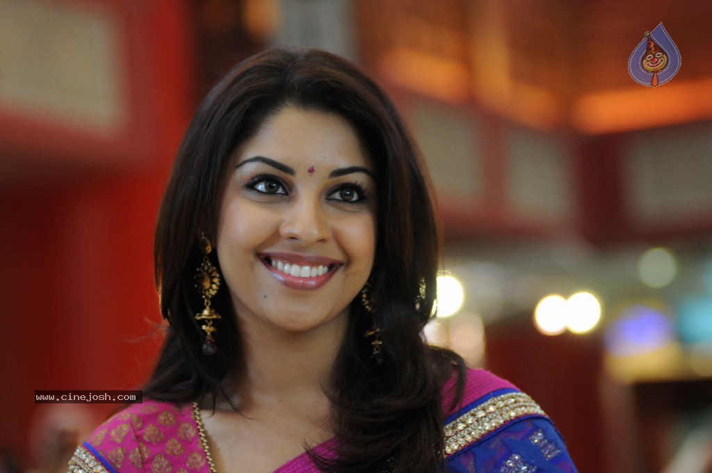 Richa Gangopadhyay Latest Photos - 19 / 47 photos