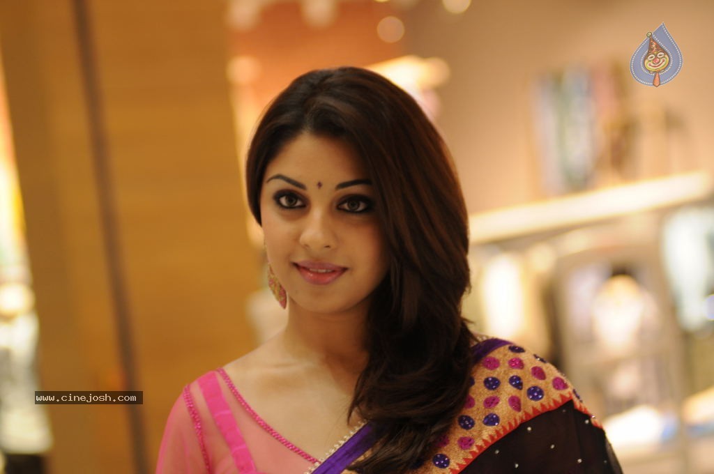 Richa Gangopadhyay Latest Photos - 21 / 47 photos