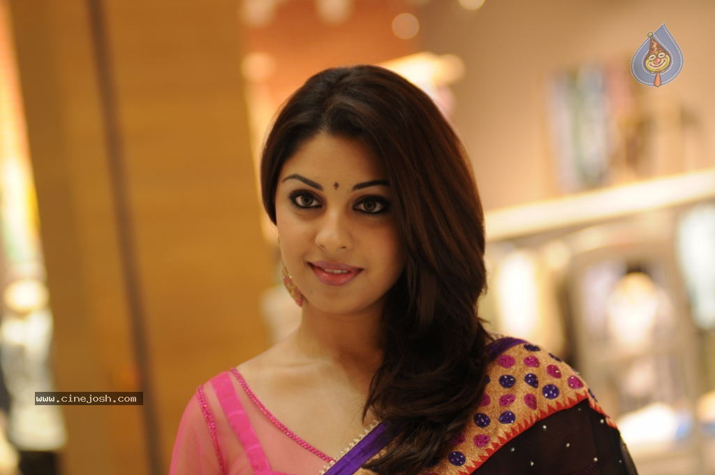Richa Gangopadhyay Latest Photos - 24 / 47 photos
