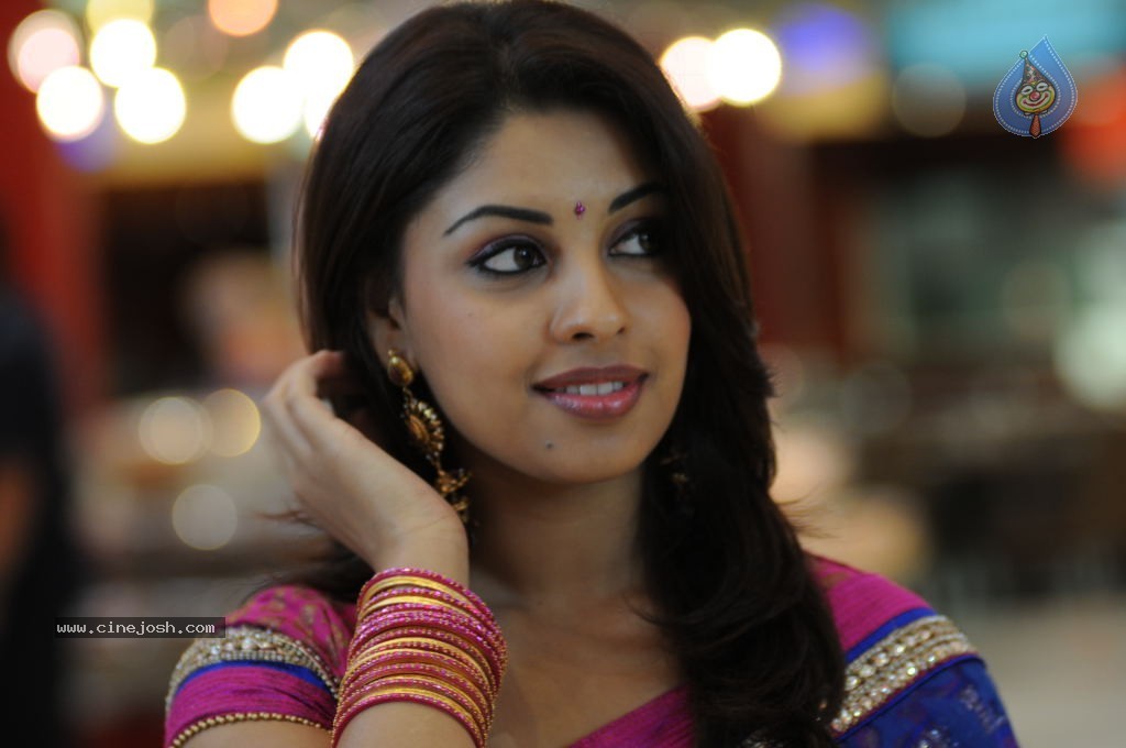 [Image: richa_gangopadhyay_latest_photos_1902131236_030.jpg]