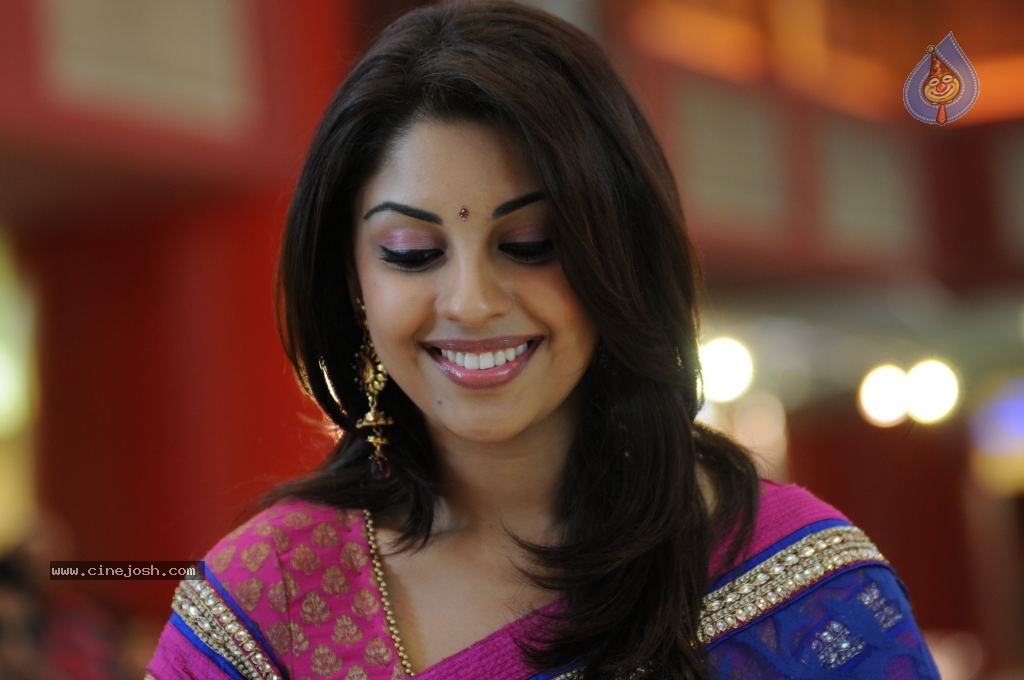 Richa Gangopadhyay Latest Photos - 47 / 47 photos