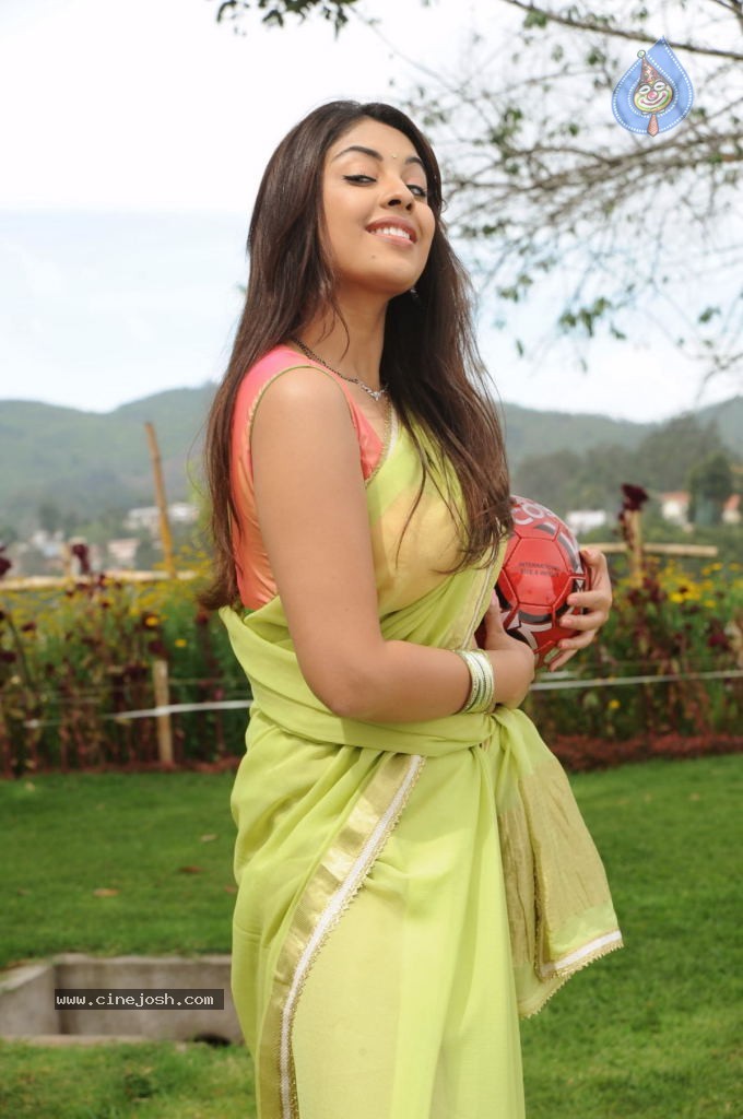 Richa Gangopadhyay New Pics - 7 / 26 photos