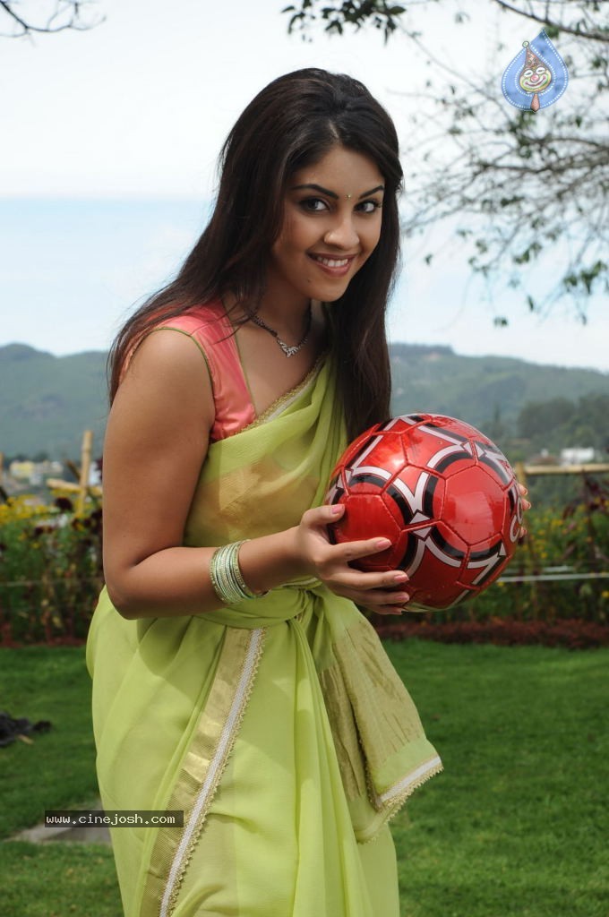 Richa Gangopadhyay New Pics - 15 / 26 photos