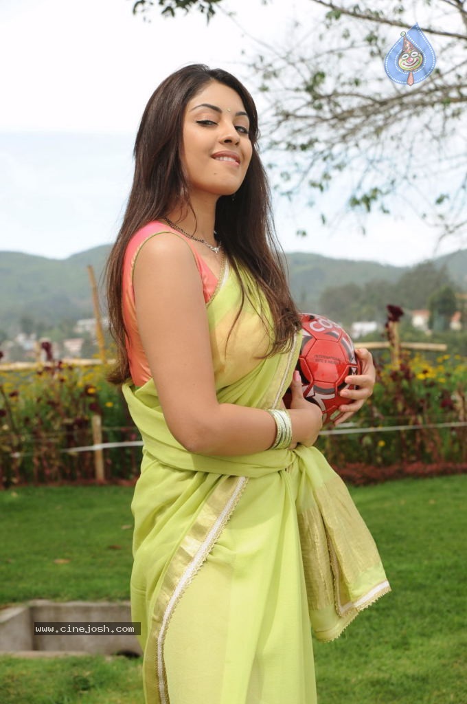 Richa Gangopadhyay New Pics - 18 / 26 photos