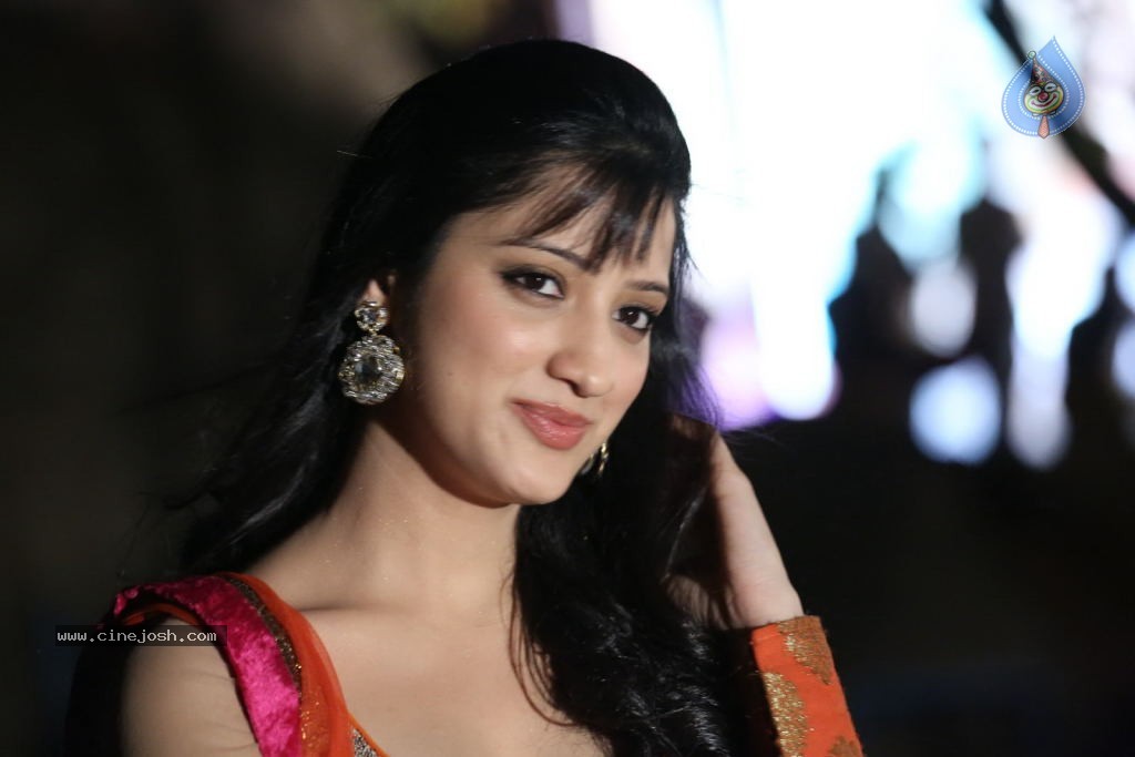 Richa Panai Hot Pics - 27 / 74 photos